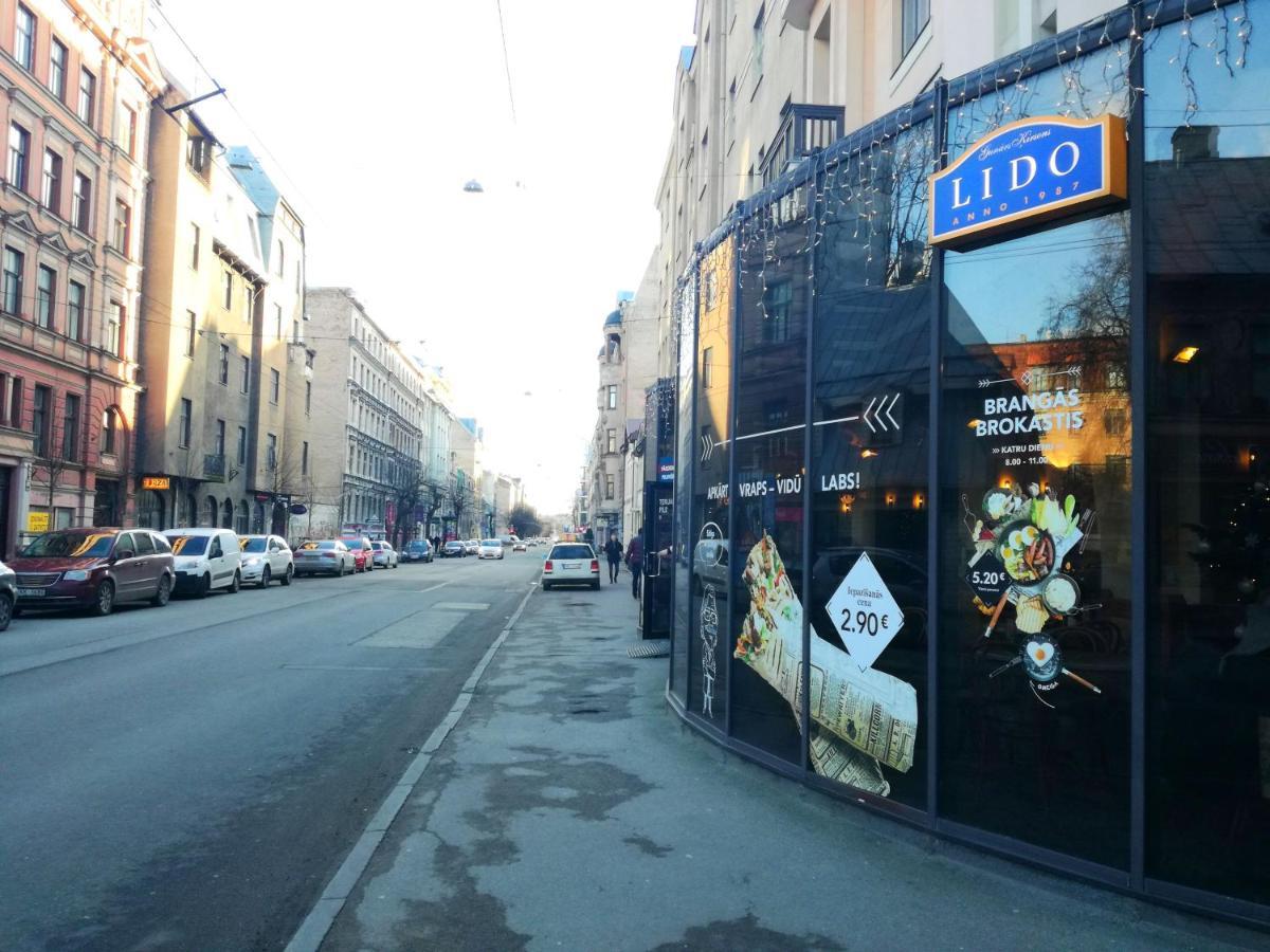 Appartamento Tiny Non-Smoking Caka & Free Parking Riga Esterno foto